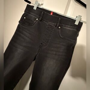 NWOT SPANX Pull On Straight Leg Jeans - Size XS - 27 Inch Inseam - 10 Inch Rise